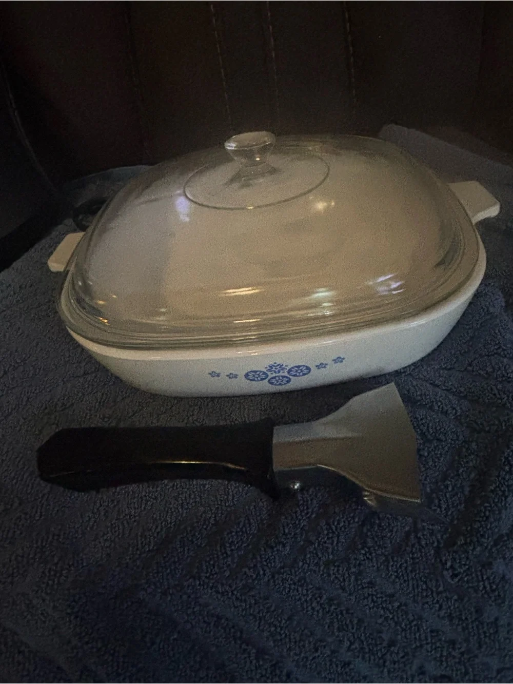 Vtg lot of 2 corningware blue flowers dishes + lid & removable handle P-10 B 1